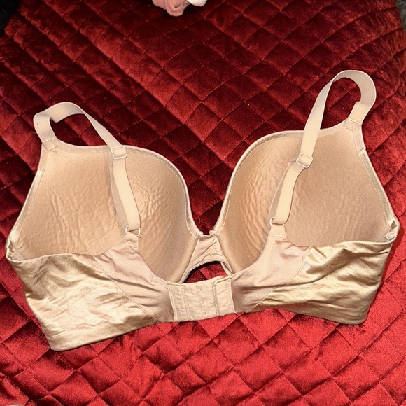 Victoria Secret Nude Push up Bra - Picture 3 of 9